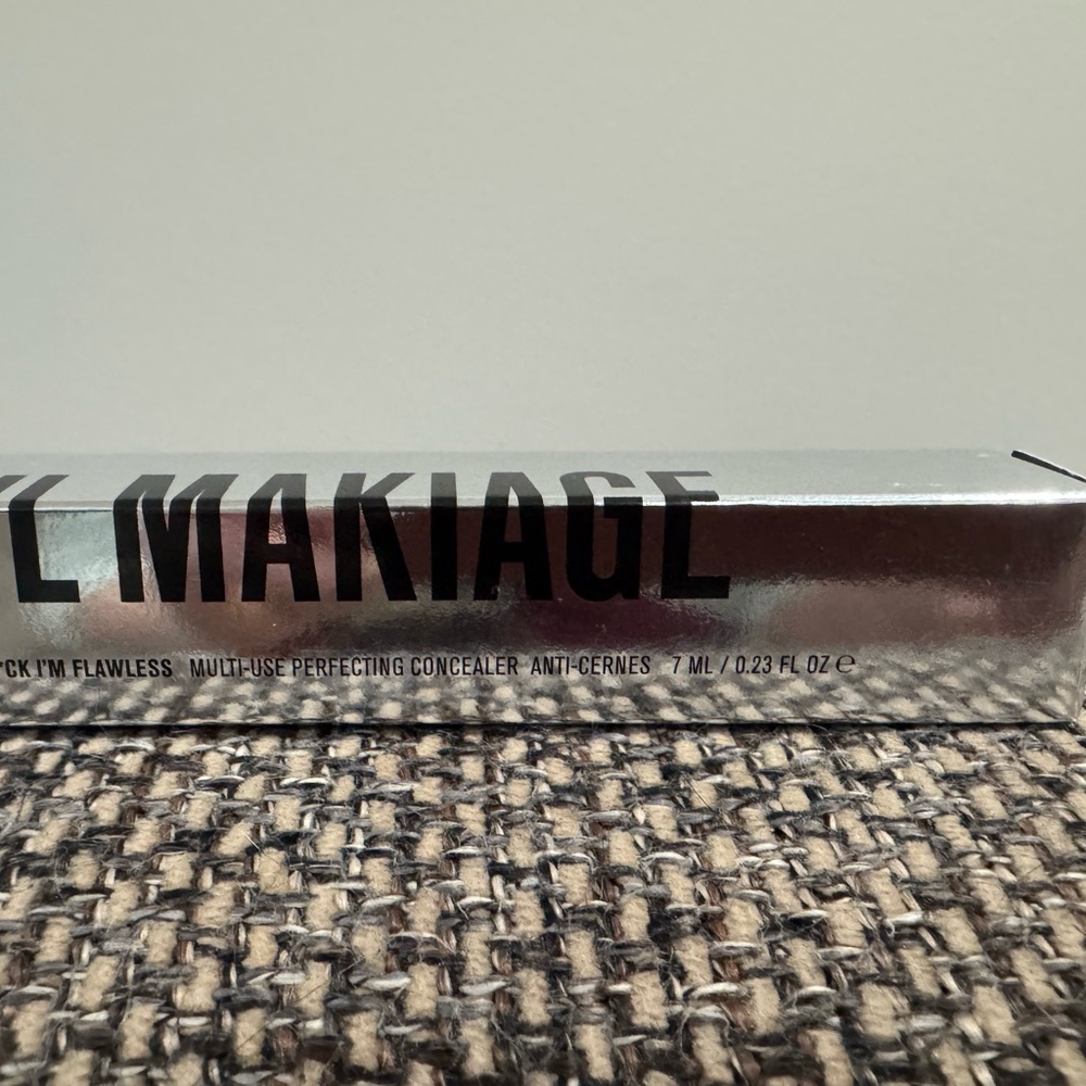 IL MAKIAGE F*CK I'M FLAWLESS Concealer in 08 Deep - Picture 3 of 5